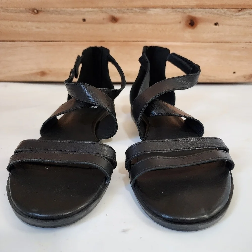 Eileen Fisher Cici Black Strappy leather Open Toe sandal Summer Vacation Casual